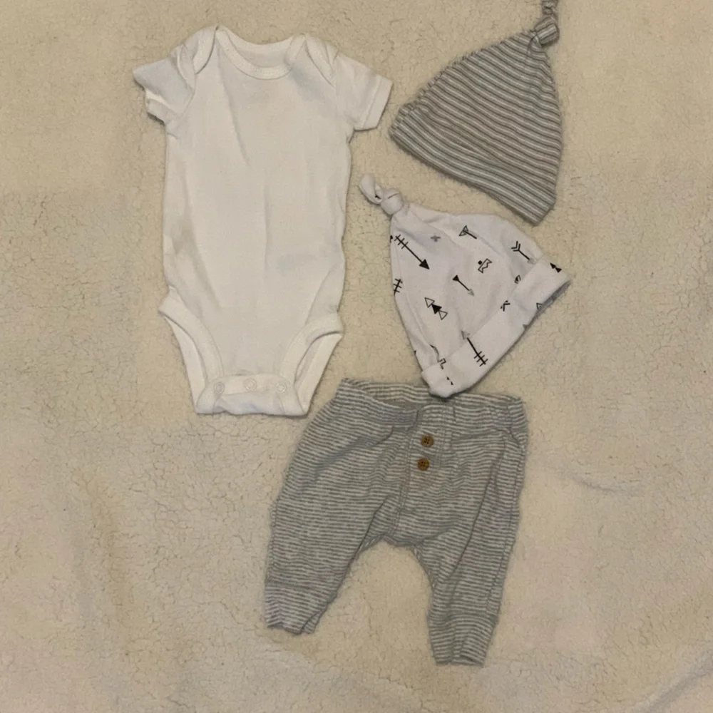 Newborn sets - Picture 3 of 3